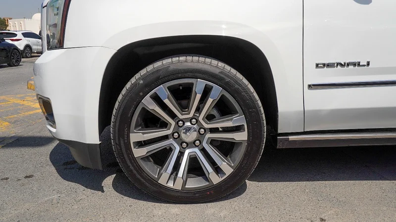 JMC Yukon Denali XL Gulf Paint with all options in excellent condition63174775607553113