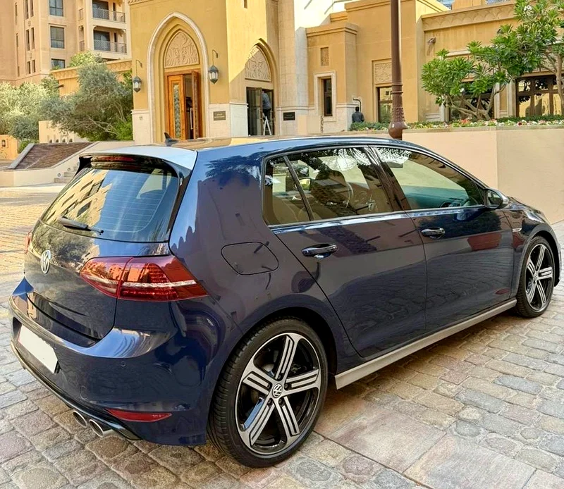 نسخة محدودة من جولف آر باللون الأزرق من فولكس فاجن، أعلى طراز، لدول مجلس التعاون الخليجي، رائعة، مواصفات فاخرة، وكأنها جديدة63224789492097113