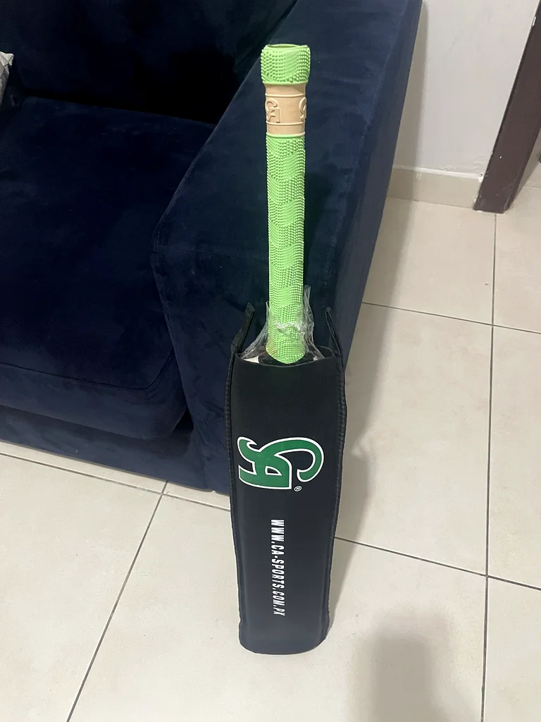 مضرب كريكيت رياضي من الدرجة الممتازة مع غطاء - أطلق العنان لقدرتك في اللعب!632477590388501129