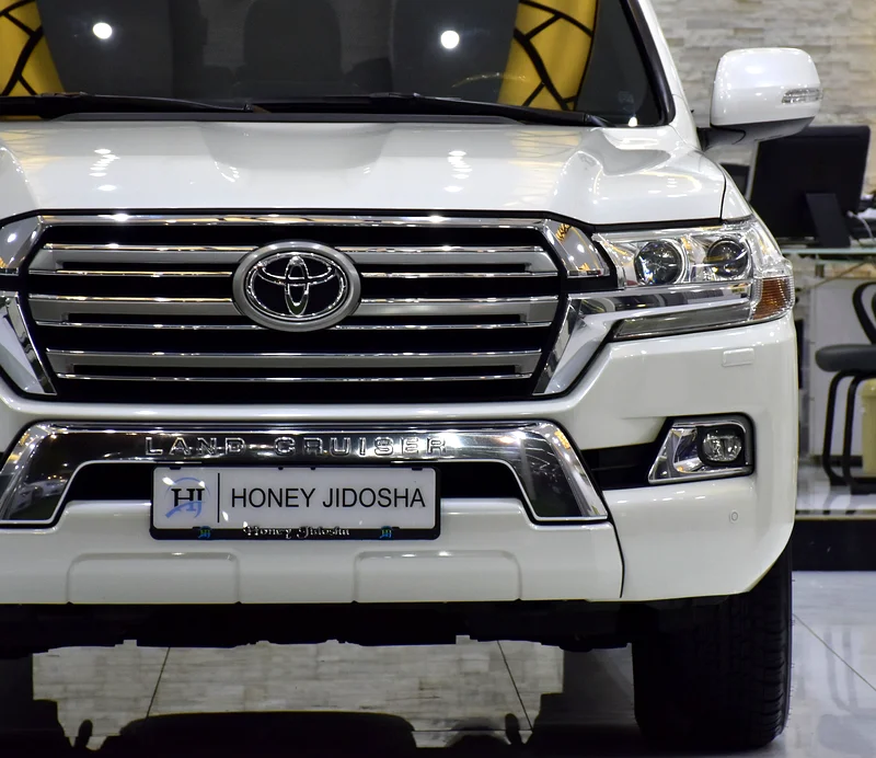 EXCELLENT DEAL for our Toyota Land Cruiser GXR V8 ( 2016 Model ) in White Color GCC Specs63158801884803113