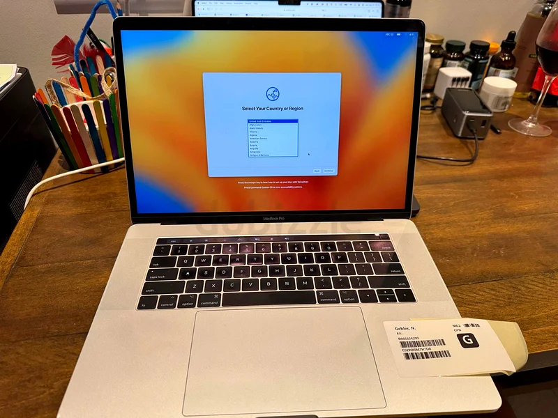 MacBook Pro Apple63167581066754111