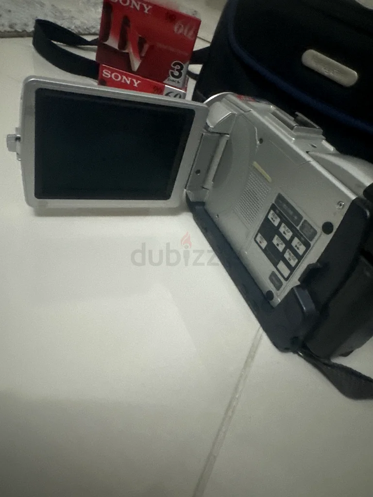 Sony Digital Handycam DCR-TRV40E (Vintage) + Camera bag63234125740931113