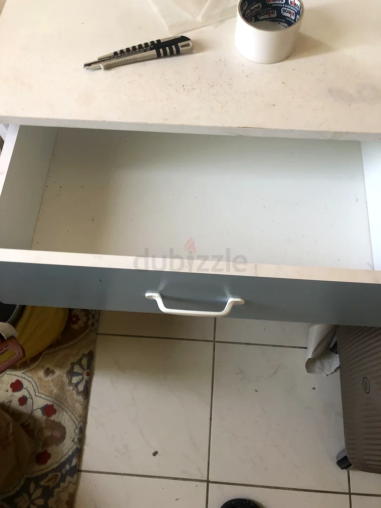 Dressing Table with Mirror and Storage63220327126913111