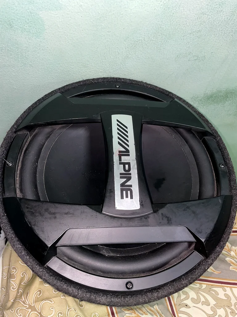 Subwoofer and Amplifier For Sale !!63259693785603111