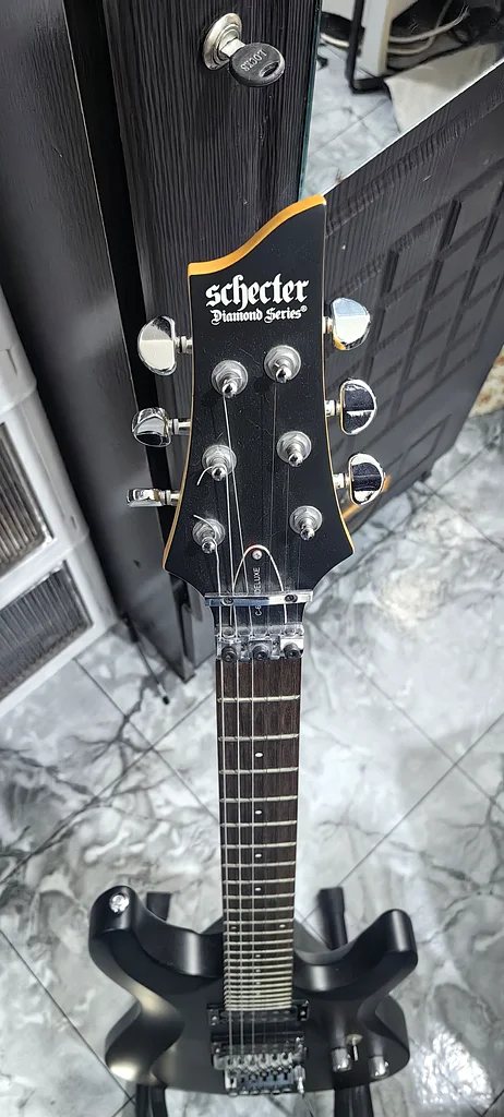 سلسلة Schecter Diamond للغيتار الكهربائي63174804532226112