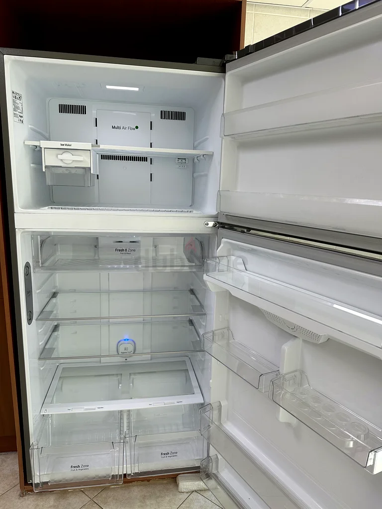 ثلاجة وفريزر من إل جي بحالة ممتازة63253485494529112