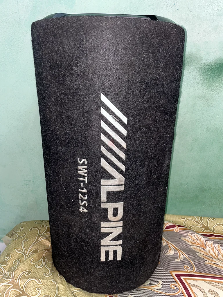 Subwoofer and Amplifier For Sale !!632596937856031129