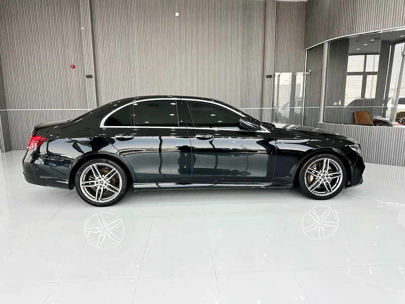 Abu Dhabi, the towering figure in the world of cars63143047958402113