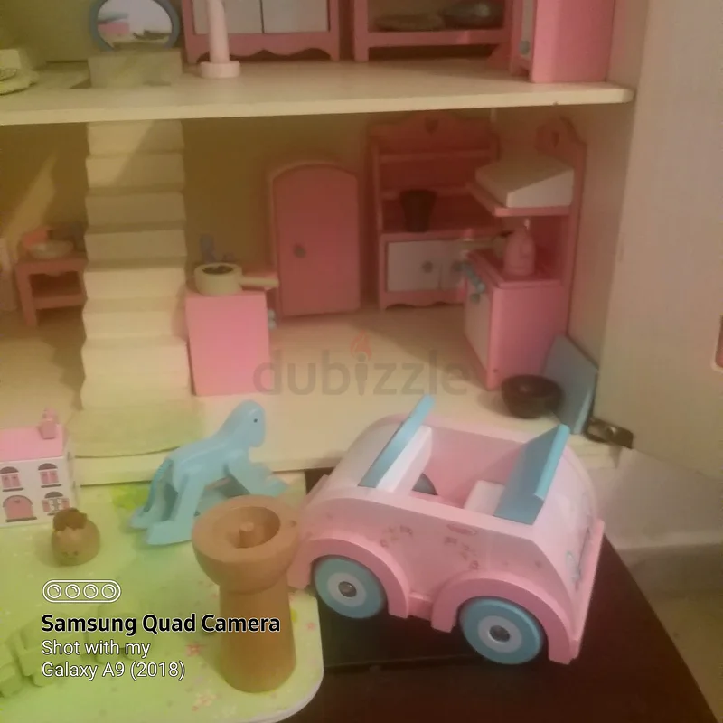بيت دُمى ساحر مع أثاث وإكسسوارات63208382540547113