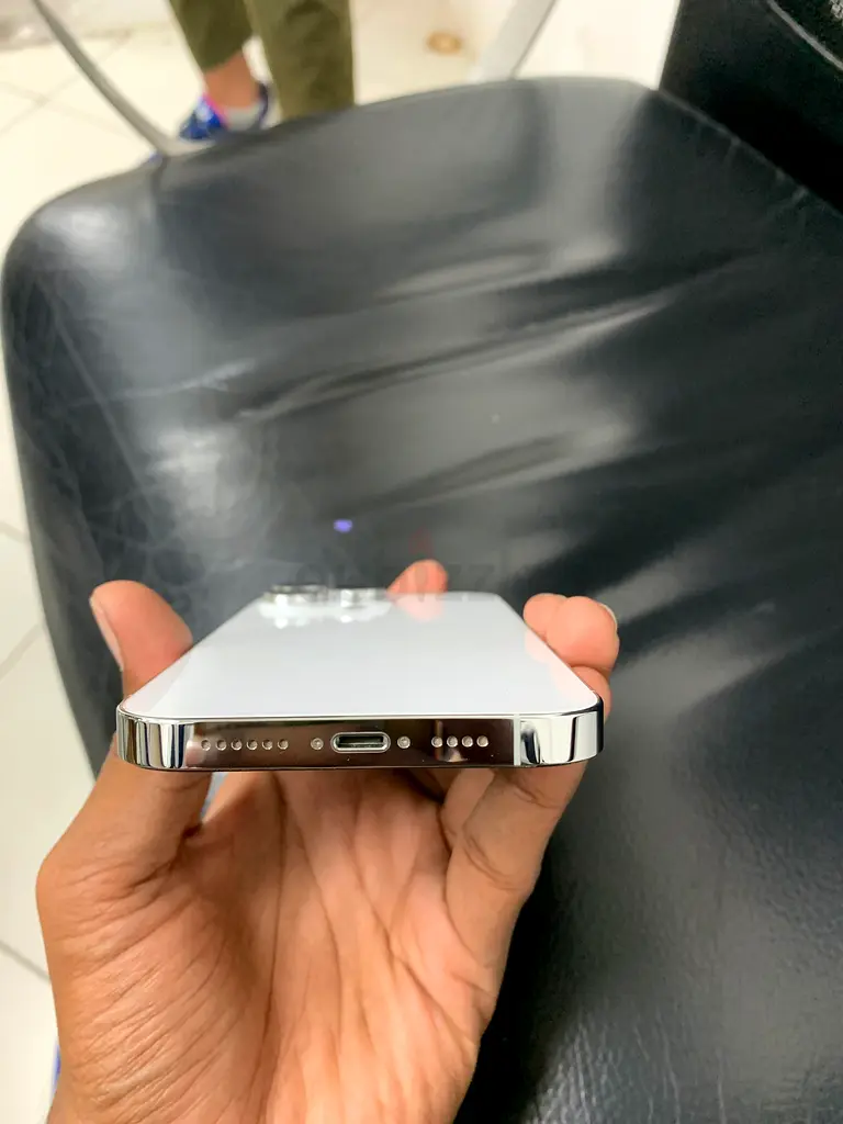 Mobile phone63212901044353116