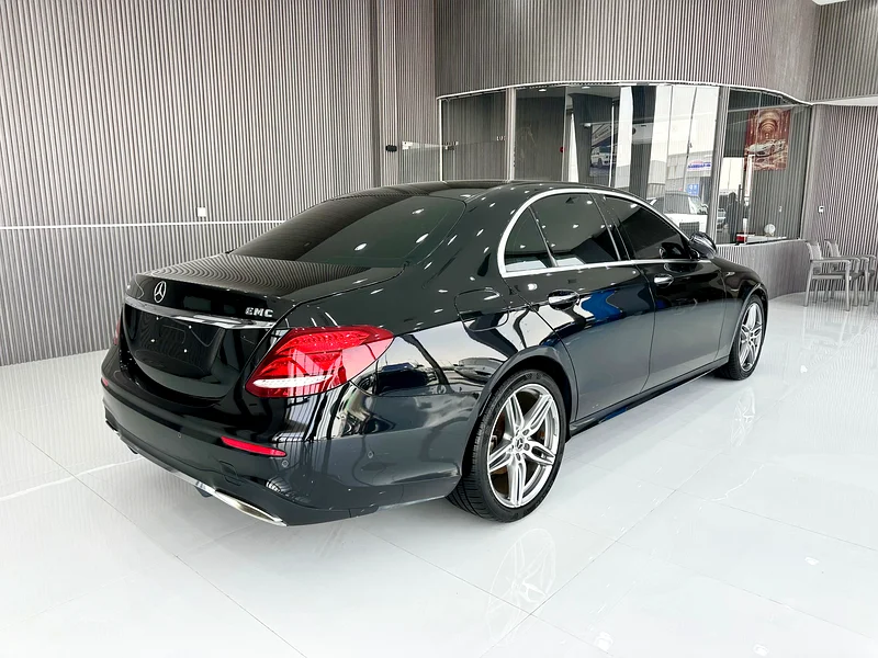 Abu Dhabi, the towering figure in the world of cars63143047958402112