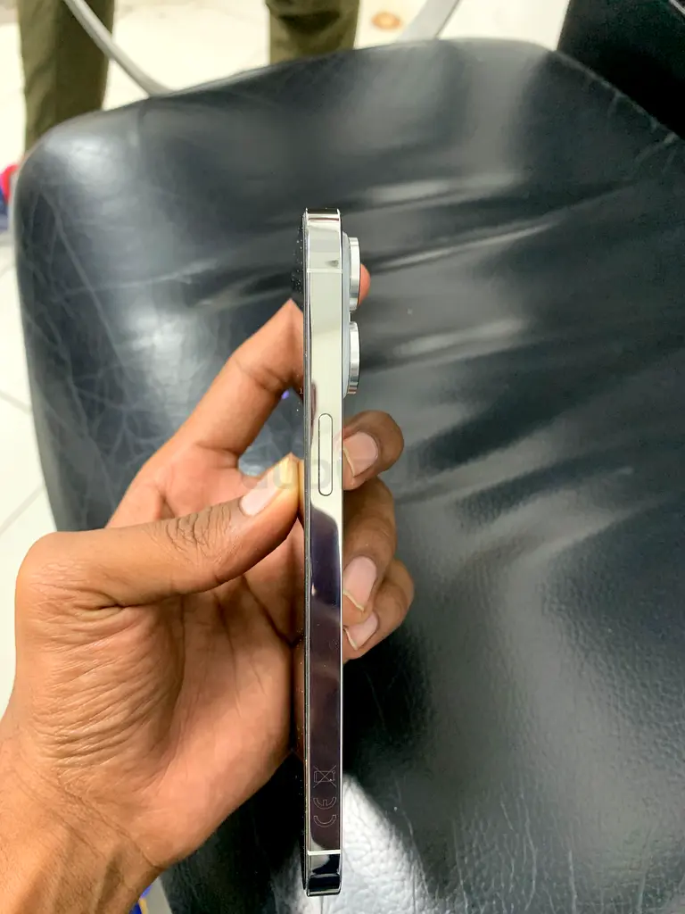 Mobile phone63212901044353114