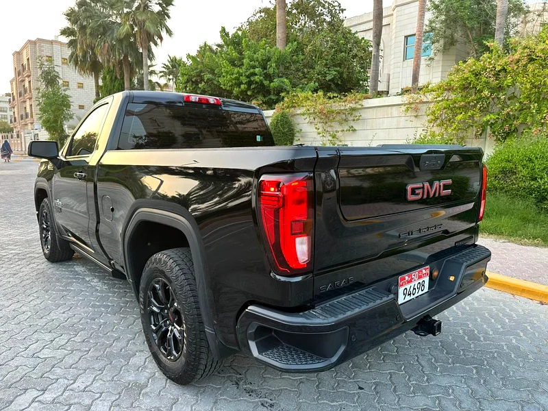 للبيع GMC سييرا (خليجي)  موديل 2022  الموتر باب واحد63175705106947112