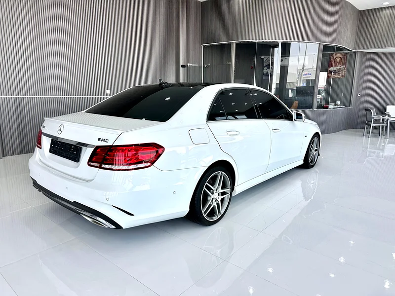 Abu Dhabi, towering in the world of cars63228276920323114