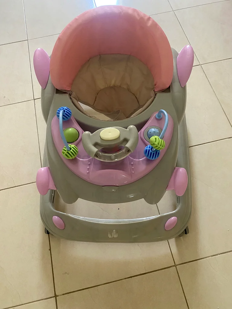 عربة تنقل الأطفال63206390096515112