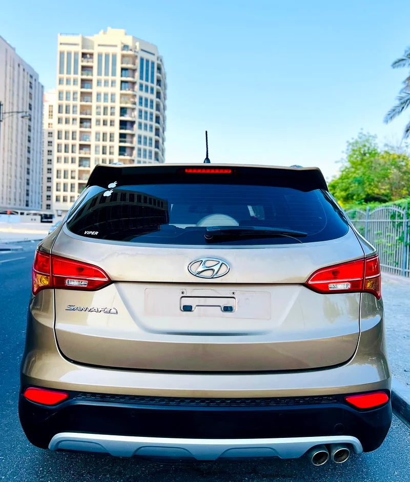 Hyundai Santa Fe 7 seater  SUV 100% Original Paint car  Gulf Specification63171299362562112