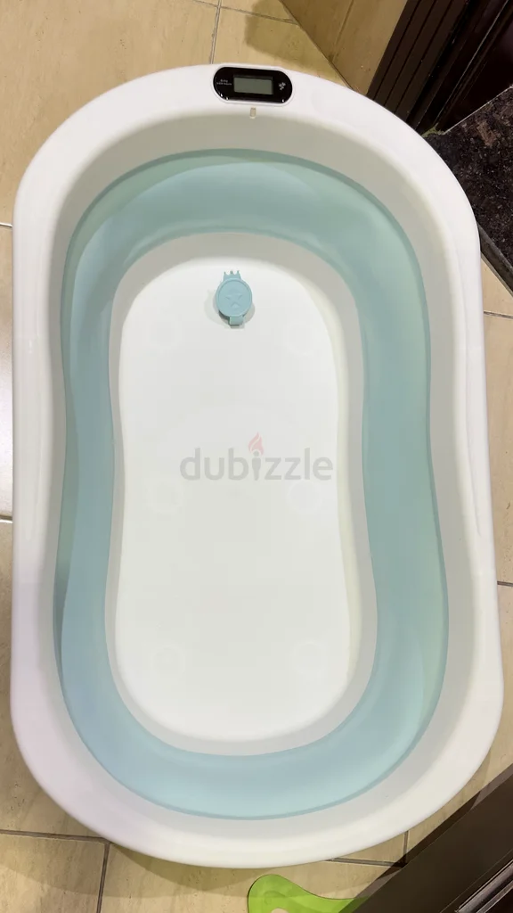Stylish and Space-Saving Adjustable Baby Bathtub63198142270978113
