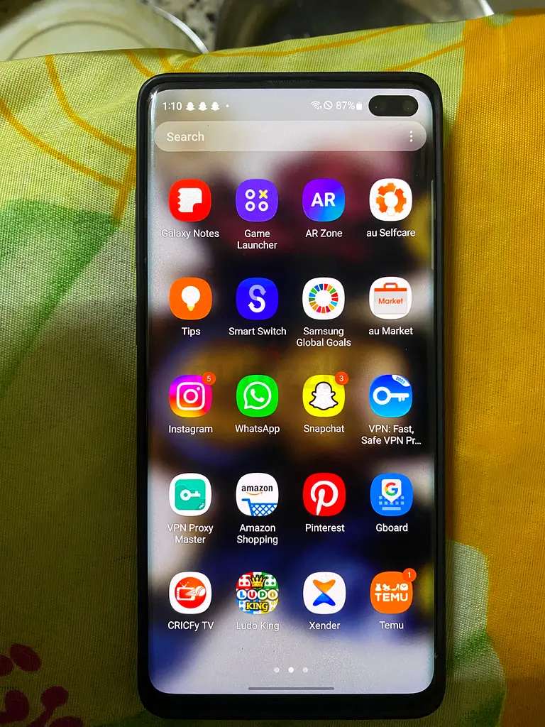 شاشة سامسونج جالاكسي S10+ متصدعة من الخلف بنسبة 1% .. 8/128 كلها أصلية
