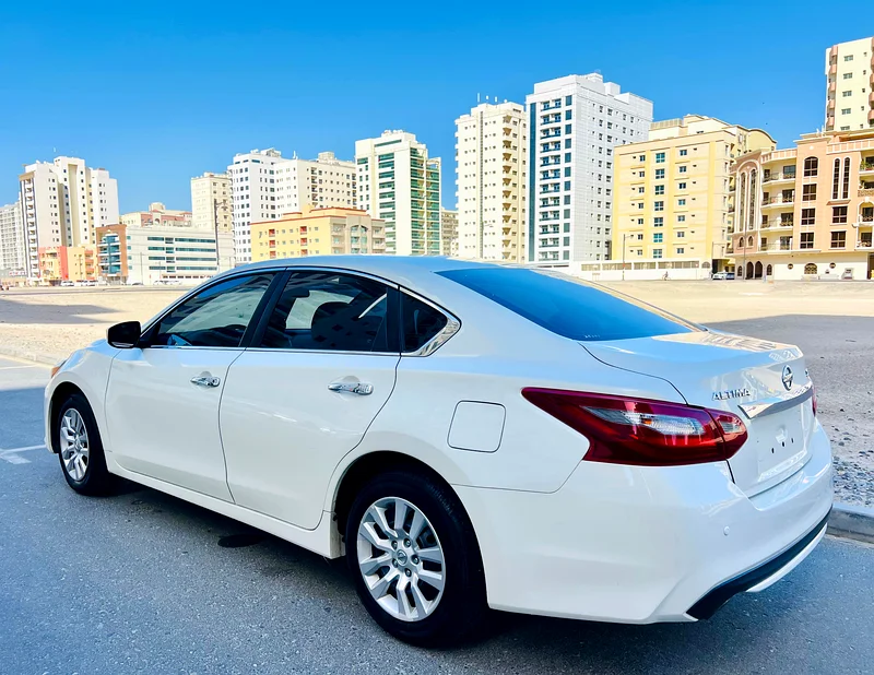 A beautiful and super clean Nissan Altima 2.5 S Gulf Spec in excellent condition for sale63149120063875112