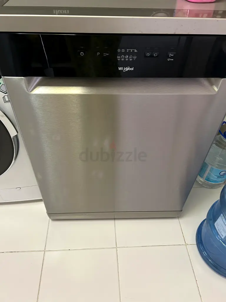 Sleek and Stylish Dishwashing Machine for Effortless Cleaning!