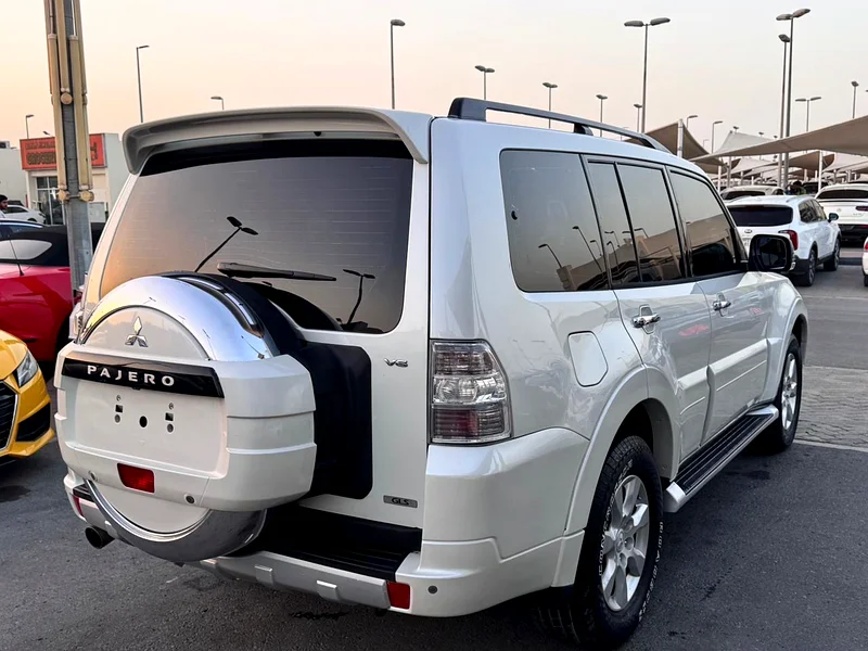 للبيع باجيرو موديل 2014 خليجى صبغ وكالة نظيفة جدا لا تحتاج اى مصاريف63172652574977113