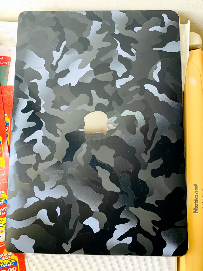 MacBook Pro 2017 1363254488747394111