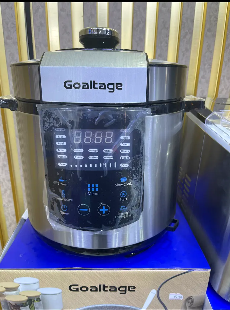 Versatile CulinaryPro Multi-Cooker - 18-in-1!63253481371651112