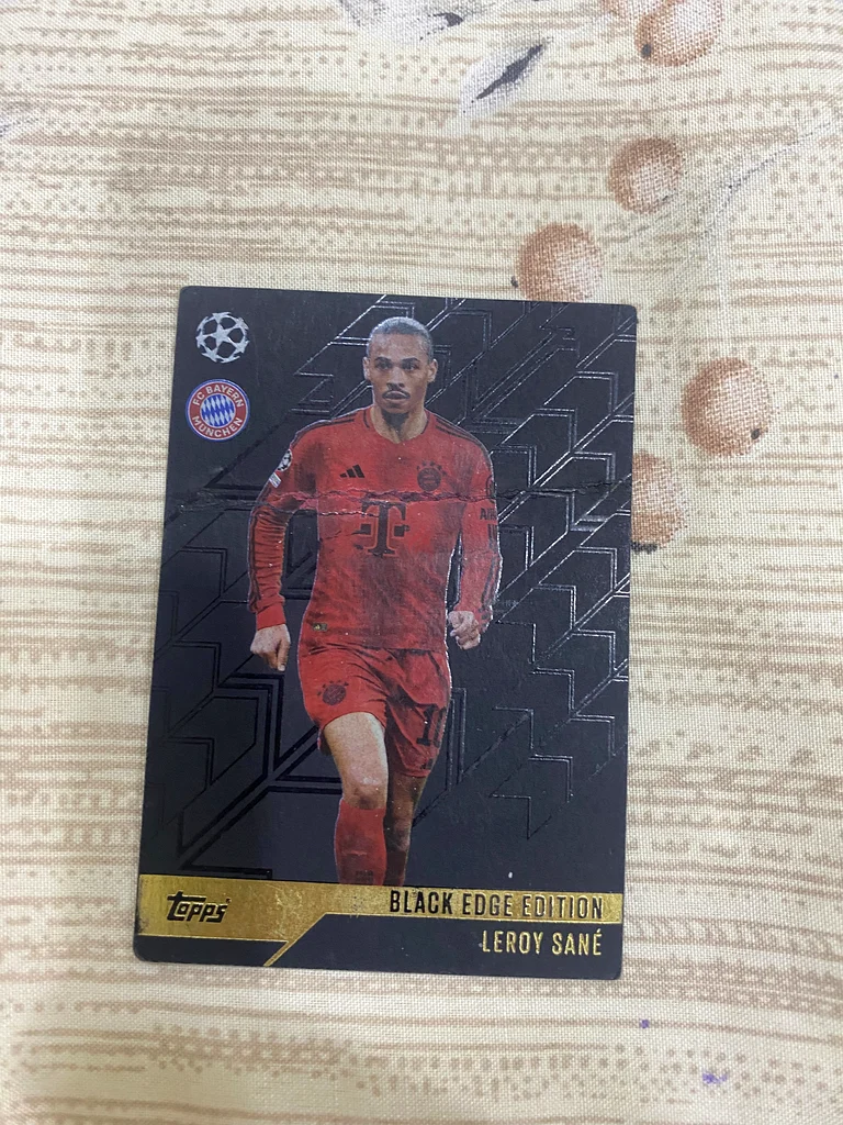 بطاقة نادرة للاعب محمد صلاح من لعبة Match Attax - ضرورية لكل المعجبين!63191104422531112