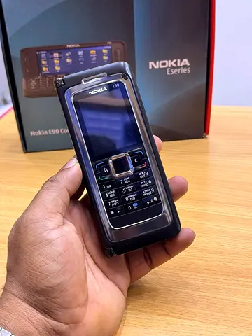 Nokia E90 communicator