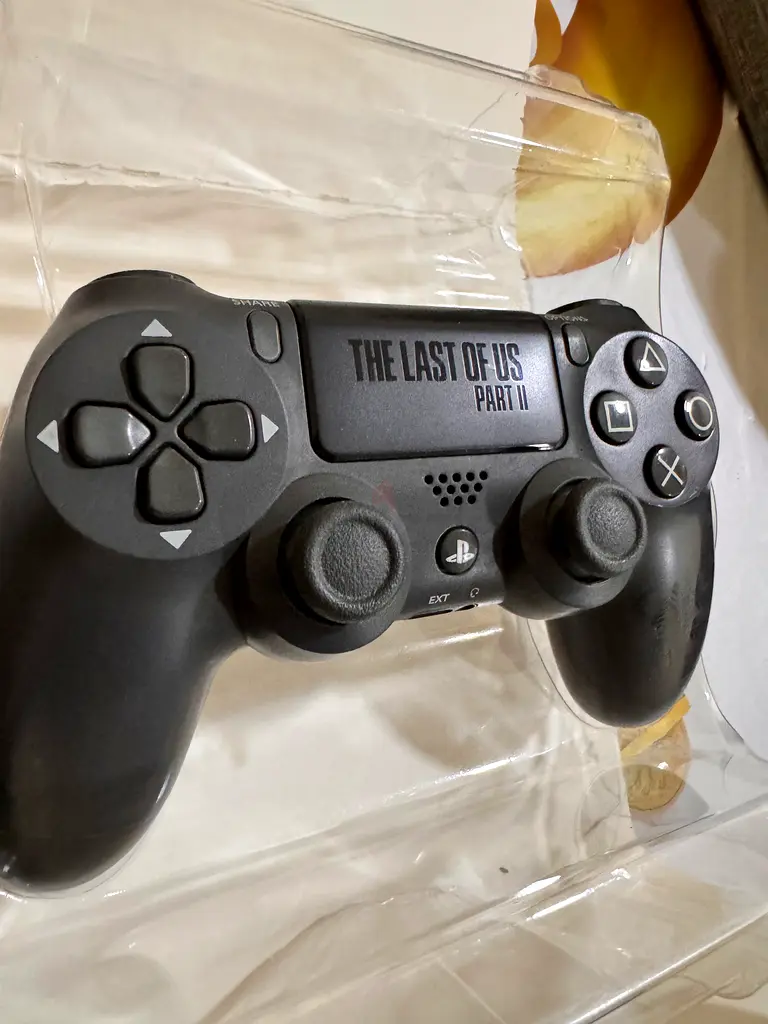 Ps4 controller limited edition LOUs63228830542721111