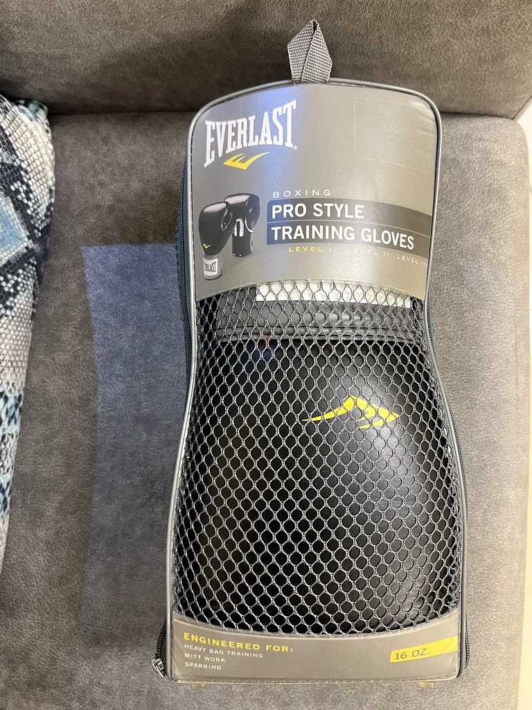 Get Ready to Rumble with Everlast Boxing Gloves!63241655534465112