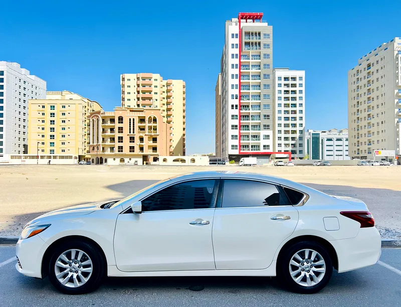 A beautiful and super clean Nissan Altima 2.5 S Gulf Spec in excellent condition for sale63149120063875114