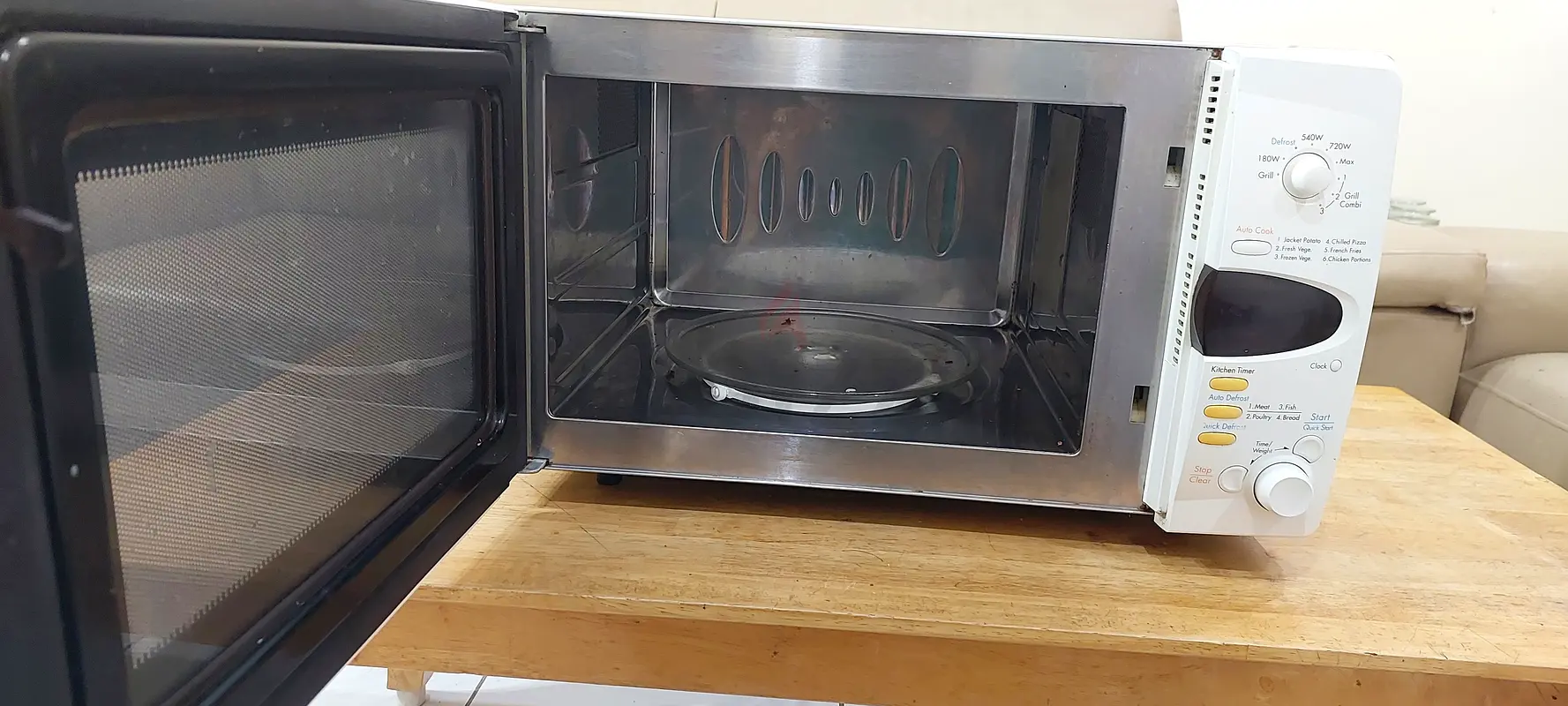 LG Microwave Oven - Convenient  Efficient Cooking!63248756601347114