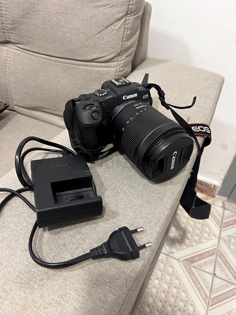 Camera63172221273858112