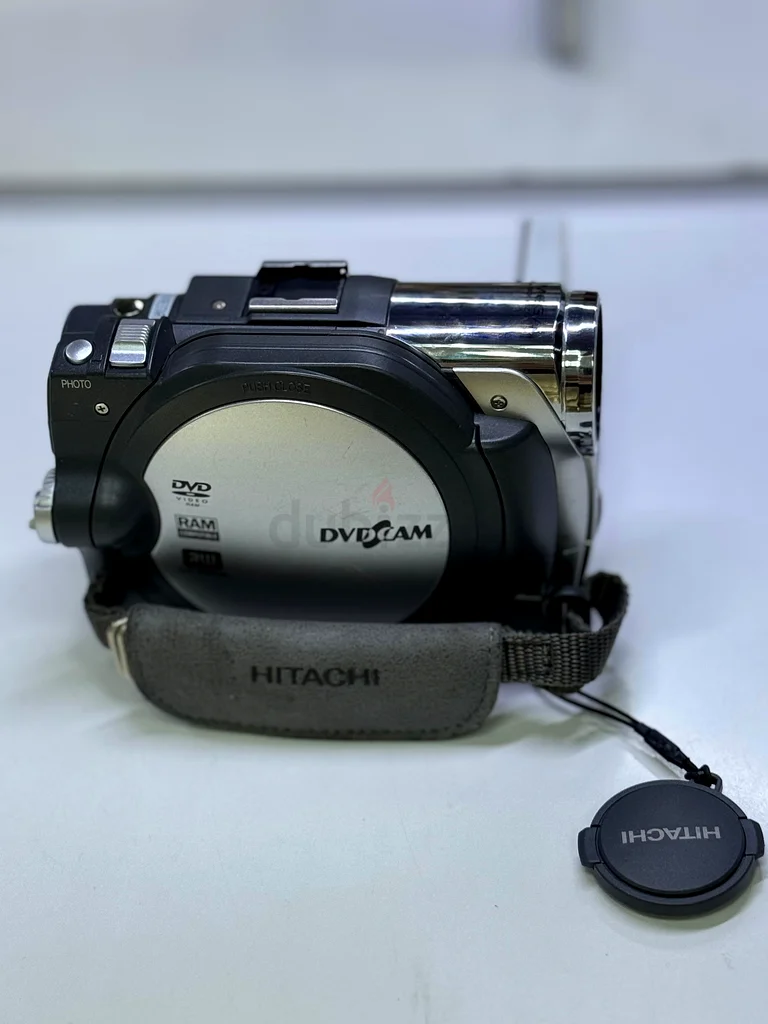 Used Hitachi DZ-GX3100E Camcorder working also with SD card need only battery632346127674901112