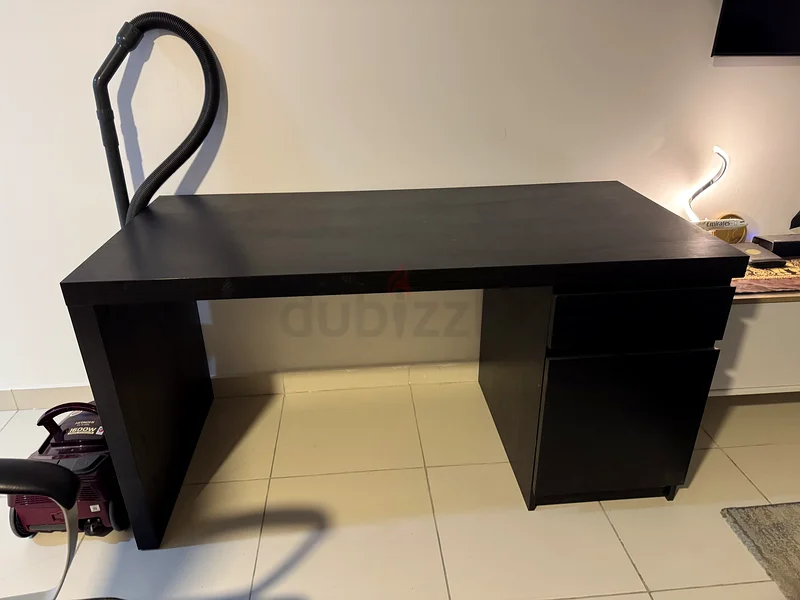 Office table with chair63219826955395111