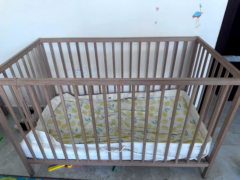 Two levels Safe Baby Crib for Your Little One63175287699202113