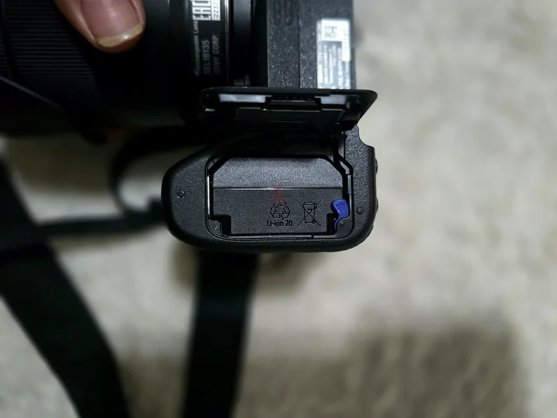Sony Mirrorless Camera with Zoom Lens for Sale! Great Condition!63172221291521111