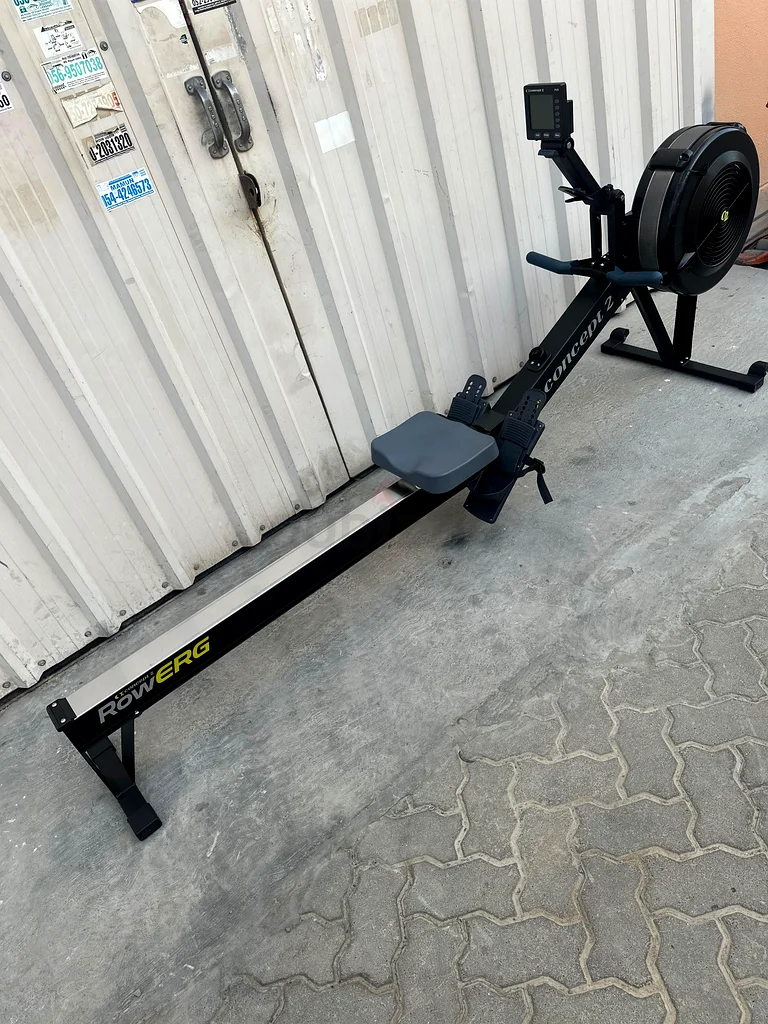 جهاز تمارين التجديف Concept2 pm5 تقريبًا جديد62931671175425113