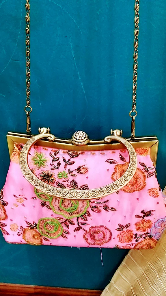 حقيبة أنيقة كلاسيكية - مثالية لأي مناسبة!63239619570177112