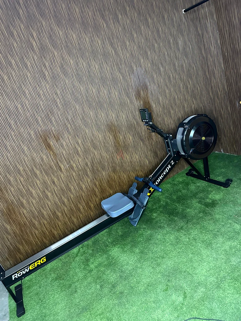 جهاز تمارين التجديف من Concept2 pm5، بحالة جديدة تمامًا62931671186563114