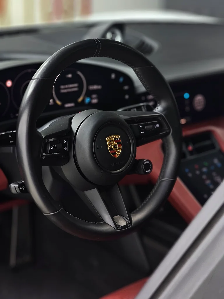 Porsche Taycan Turbo S63150947339650111