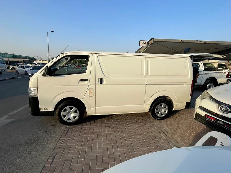 2021 Toyota Hiace Cargo63166156468098113