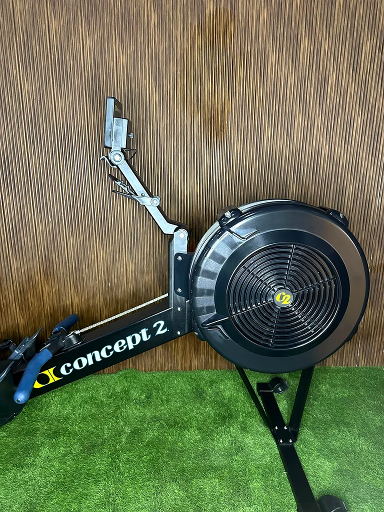 جهاز تمارين التجديف من Concept2 pm5، بحالة جديدة تمامًا629316711865631129