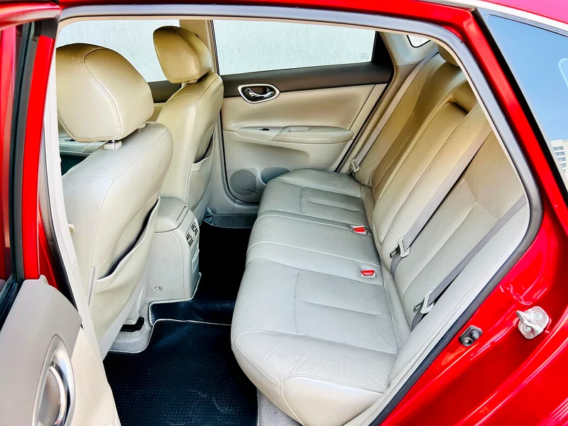 Nissan Sentra 1.8 SL Full Option | GCC Specifications with sunroof navigation camera63137334766595114