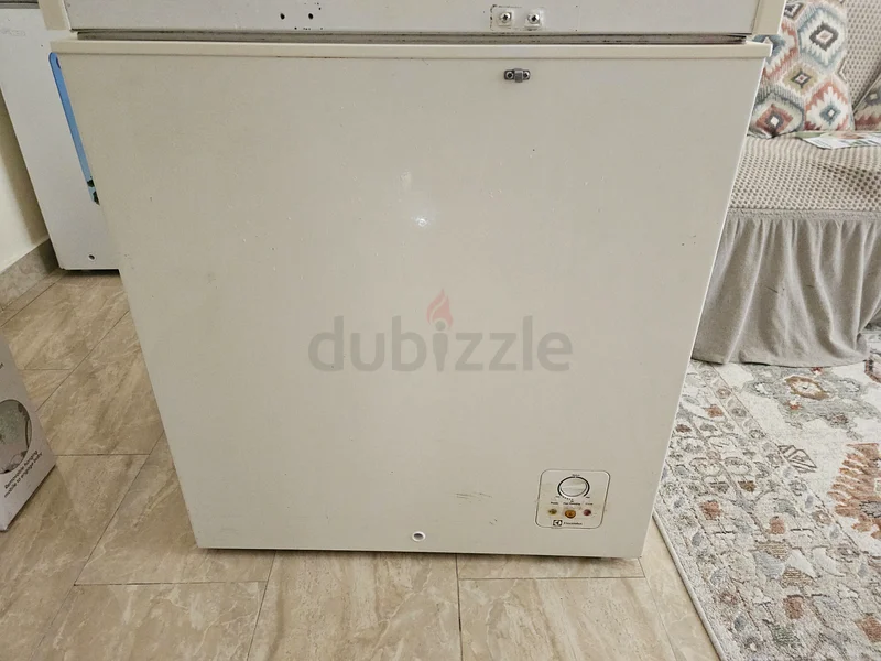 Abu Dhabi Airport Street Freezer632467438370581126