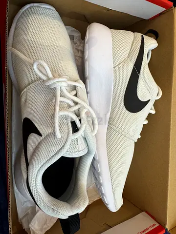 Original Nike Roshe One White Black size7