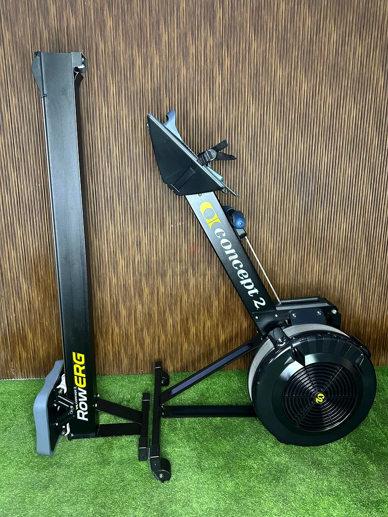 جهاز تمارين التجديف من Concept2 pm5، بحالة جديدة تمامًا62931671186563111