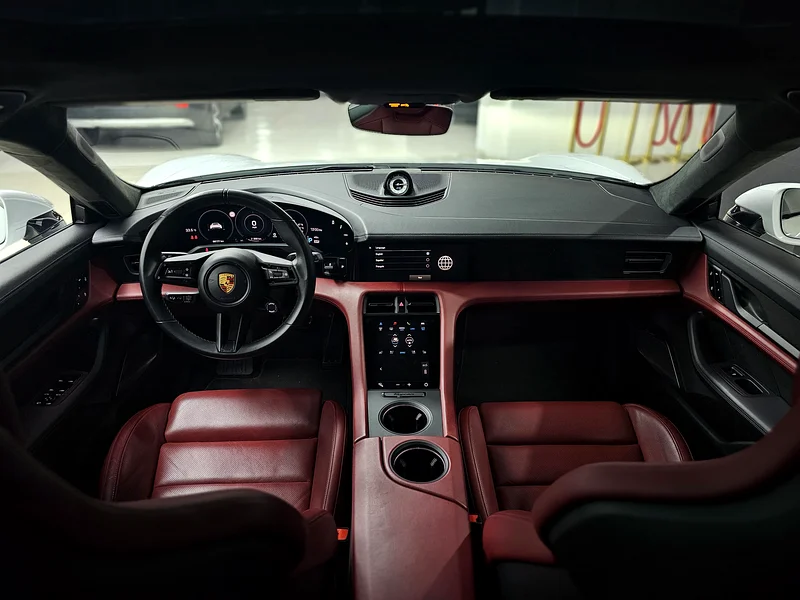Porsche Taycan Turbo S63150947339650114