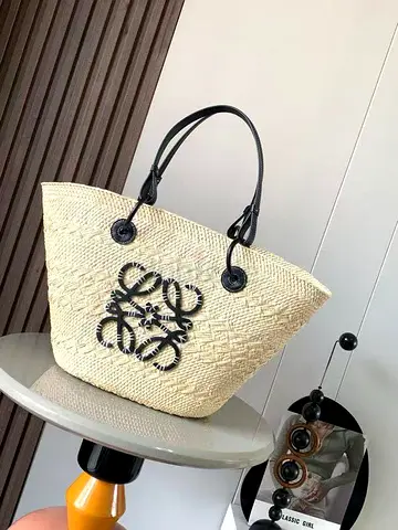 Loewe black natural lraca palm medium anagram basket tote handbag
